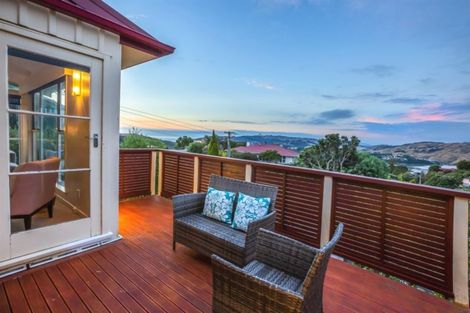 Photo of property in 2 Karoro Place, Paremata, Porirua, 5024