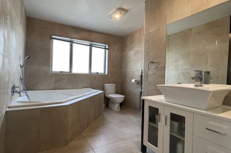 Photo of property in 36 Bur Oak Terrace, Schnapper Rock, Auckland, 0632