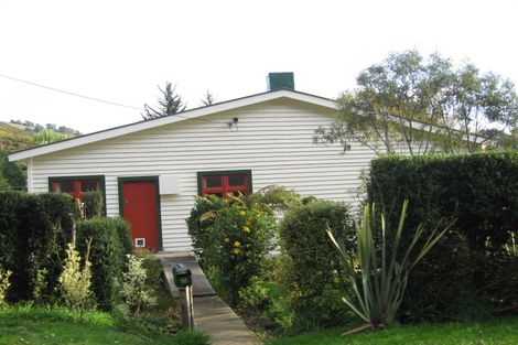 Photo of property in 16 Bacon Street, Broad Bay, Dunedin, 9014