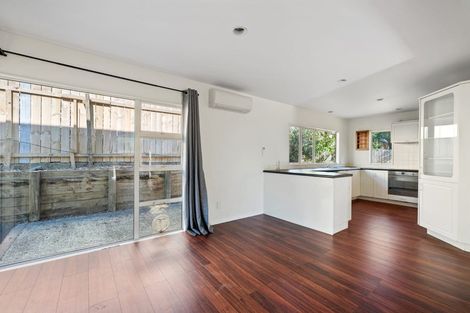 Photo of property in 2/13 Stoneleigh Court, Sunnynook, Auckland, 0632