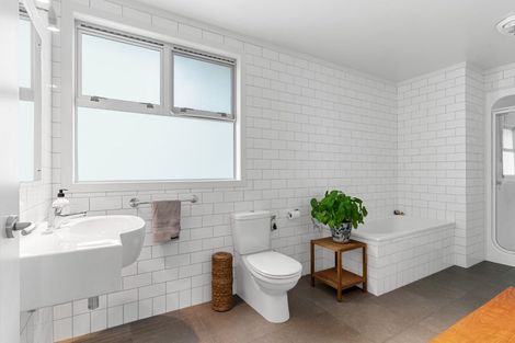 Photo of property in 9 Cullen Road, Waipu, 0582