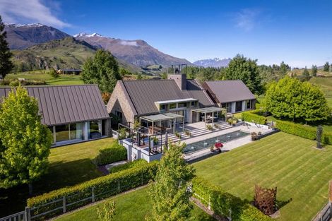 Photo of property in 8 Bendemeer Lane, Lake Hayes, Queenstown, 9371