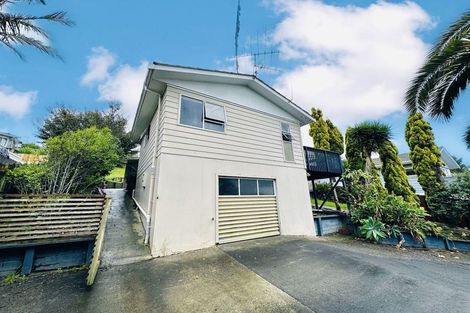 Photo of property in 10 Celeste Place, Totara Vale, Auckland, 0627