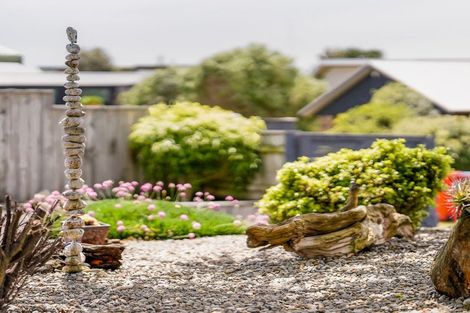 Photo of property in 38 Pharazyn Avenue, Waikanae Beach, Waikanae, 5036