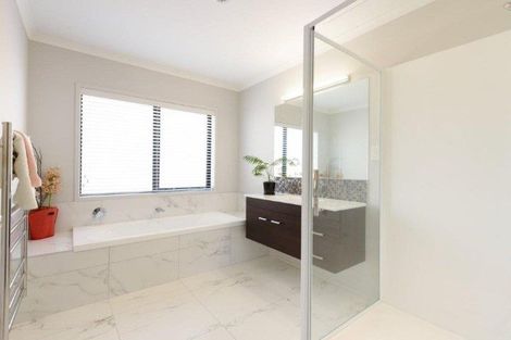 Photo of property in 8 Omapere Lane, Pyes Pa, Tauranga, 3112