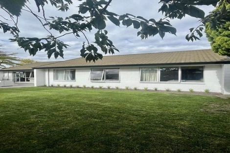 Photo of property in 5 Chatswood Place, Bishopdale, Christchurch, 8051