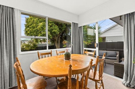 Photo of property in 56 Wynyard Crescent, Tamatea, Napier, 4112