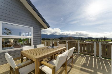 Photo of property in 32 Arapeta Place, Takaka, 7110