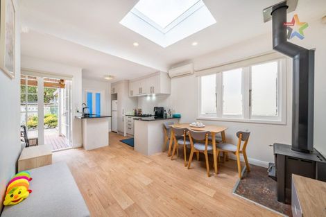 Photo of property in 18 Kauri Street, Eastbourne, Lower Hutt, 5013