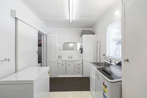 Photo of property in 72 Cutfield Road, New Plymouth, 4310