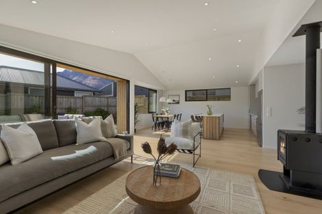 Photo of property in 22 Corriedale Road, Jacks Point, 9371