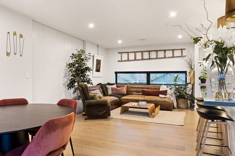 Photo of property in 3a William Bayes Place, Red Beach, 0932