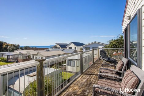 Photo of property in 28 Ocean View Road, Waihi Beach, 3611