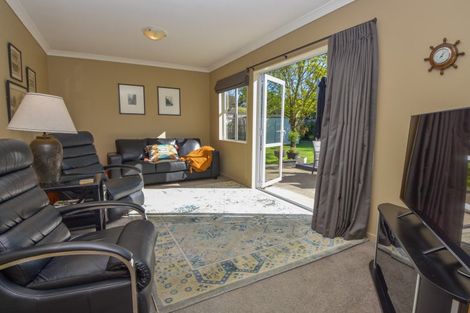 Photo of property in 26 Deller Drive, Carterton, 5713