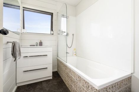 Photo of property in 43 Waterford Road, Fitzroy, Hamilton, 3206