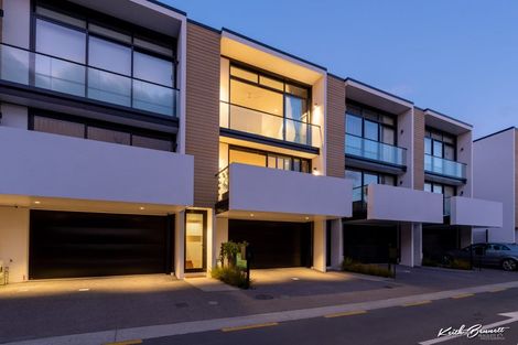 Photo of property in 5 Jean Caldwell Way, Island Bay, Wellington, 6023