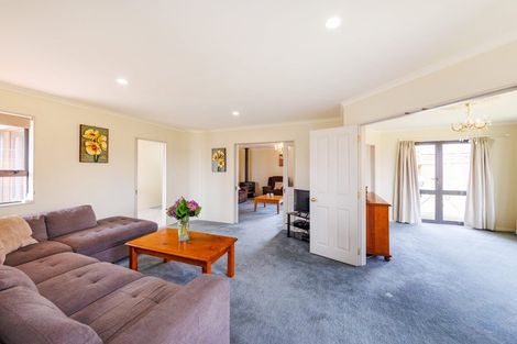 Photo of property in 14 Woodgate Court, Fitzherbert, Palmerston North, 4410
