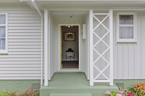 Photo of property in 68 Conway Road, Eltham, 4322