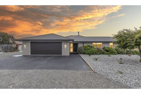 Photo of property in 5 Northside Drive, Waikuku, 7473