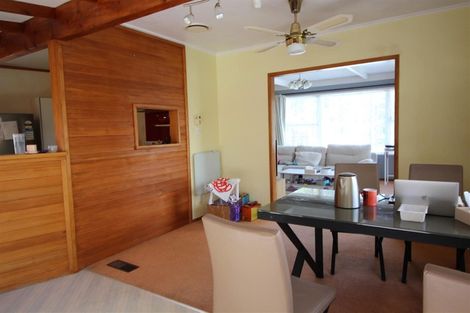 Photo of property in 17 Rimutaka Place, Titirangi, Auckland, 0604