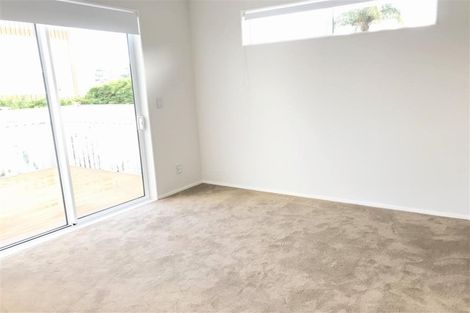 Photo of property in 6c Seaview Road, Milford, Auckland, 0620