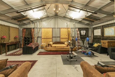 Photo of property in 21 Koraha Road, Kumeu, 0892