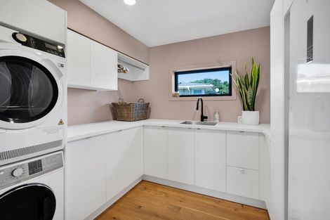 Photo of property in 12a Baring Terrace, Strandon, New Plymouth, 4312