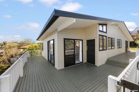 Photo of property in 5 Lagoon Way, West Harbour, Auckland, 0618
