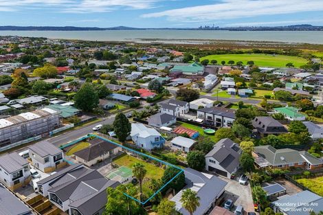 Photo of property in 12 Montmere Avenue, Te Atatu Peninsula, Auckland, 0610