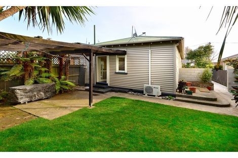 Photo of property in 16 Dover Street, St Albans, Christchurch, 8014