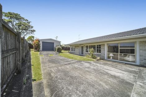 Photo of property in 2/52 Galsworthy Place, Bucklands Beach, Auckland, 2014