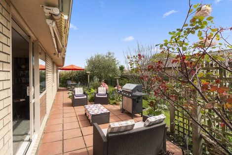 Photo of property in 11 Raabia Close, Parakai, 0830