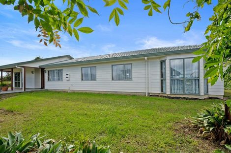 Photo of property in 10 Merewhira Road, Paremoremo, Albany, 0793