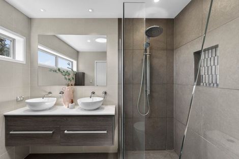 Photo of property in 17 Mayfair Crescent, Mairangi Bay, Auckland, 0630