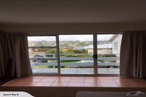 Photo of property in 24a Fitzpatrick Street, Newlands, Wellington, 6037