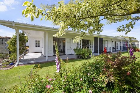 Photo of property in 29 Nevada Drive, Merrilands, New Plymouth, 4312