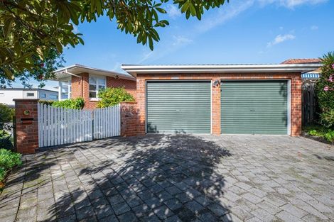 Photo of property in 8a Ava Avenue, Titirangi, Auckland, 0604