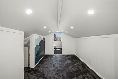 Photo of property in 102 Paremata Road, Paremata, Porirua, 5024