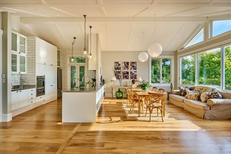 Photo of property in 18 Harbour View Road, Northland, Wellington, 6012