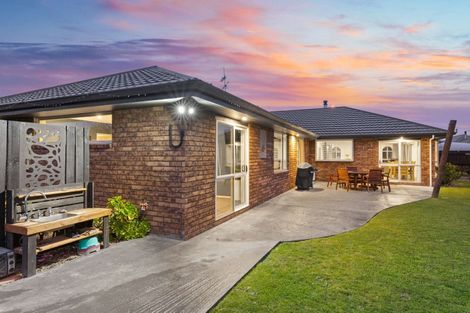 Photo of property in 44 Welsford Street, Woodend, 7610