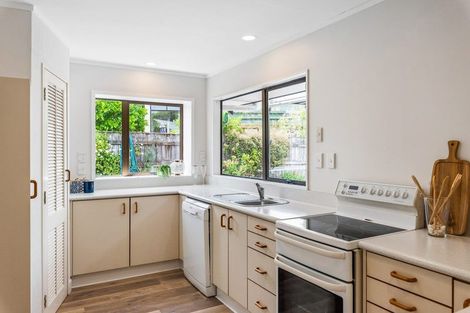 Photo of property in 17a Iti Grove, Waikanae, 5036