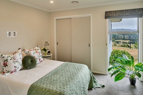 Photo of property in 2 Hauroko Glen, Aotea, Porirua, 5024