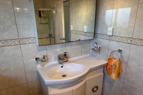 Photo of property in 2/136 Chivalry Road, Glenfield, Auckland, 0629