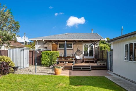 Photo of property in 17 Maitland Avenue, Stoke, Nelson, 7011