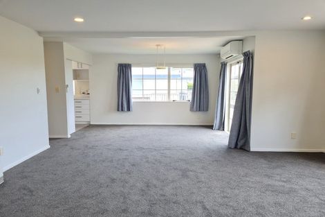 Photo of property in 14 Redfern Lane, Glenfield, Auckland, 0629