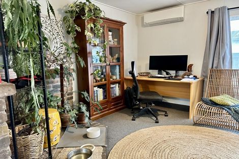 Photo of property in 2 Bryce Place, Kelvin Grove, Palmerston North, 4414