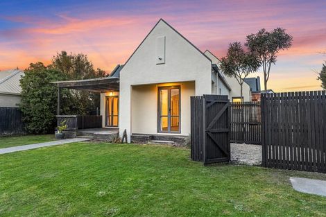 Photo of property in 3 Monterey Place, Parklands, Christchurch, 8083
