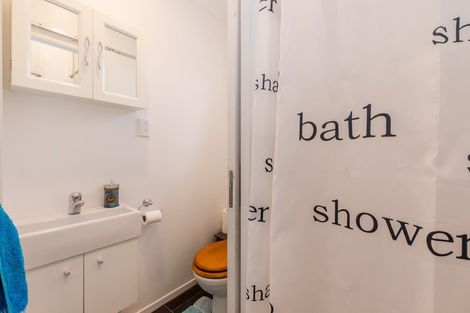 Photo of property in 19 Eruini Street, Waikanae Beach, Waikanae, 5036