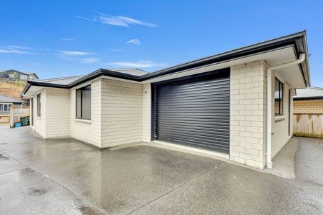 Photo of property in 8a Frederick Place, Whalers Gate, New Plymouth, 4310
