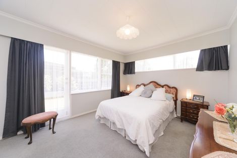 Photo of property in 77 Wikiriwhi Crescent, Awapuni, Palmerston North, 4412